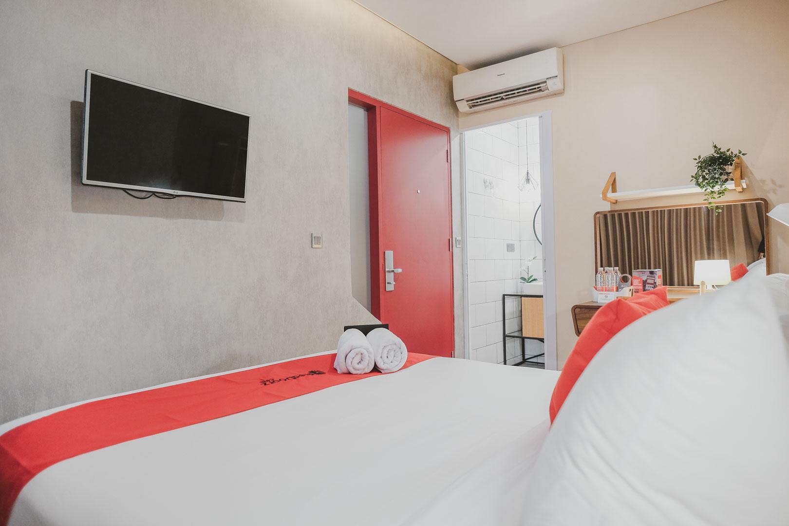 Reddoorz Plus @ Thamrin Yakarta Exterior foto