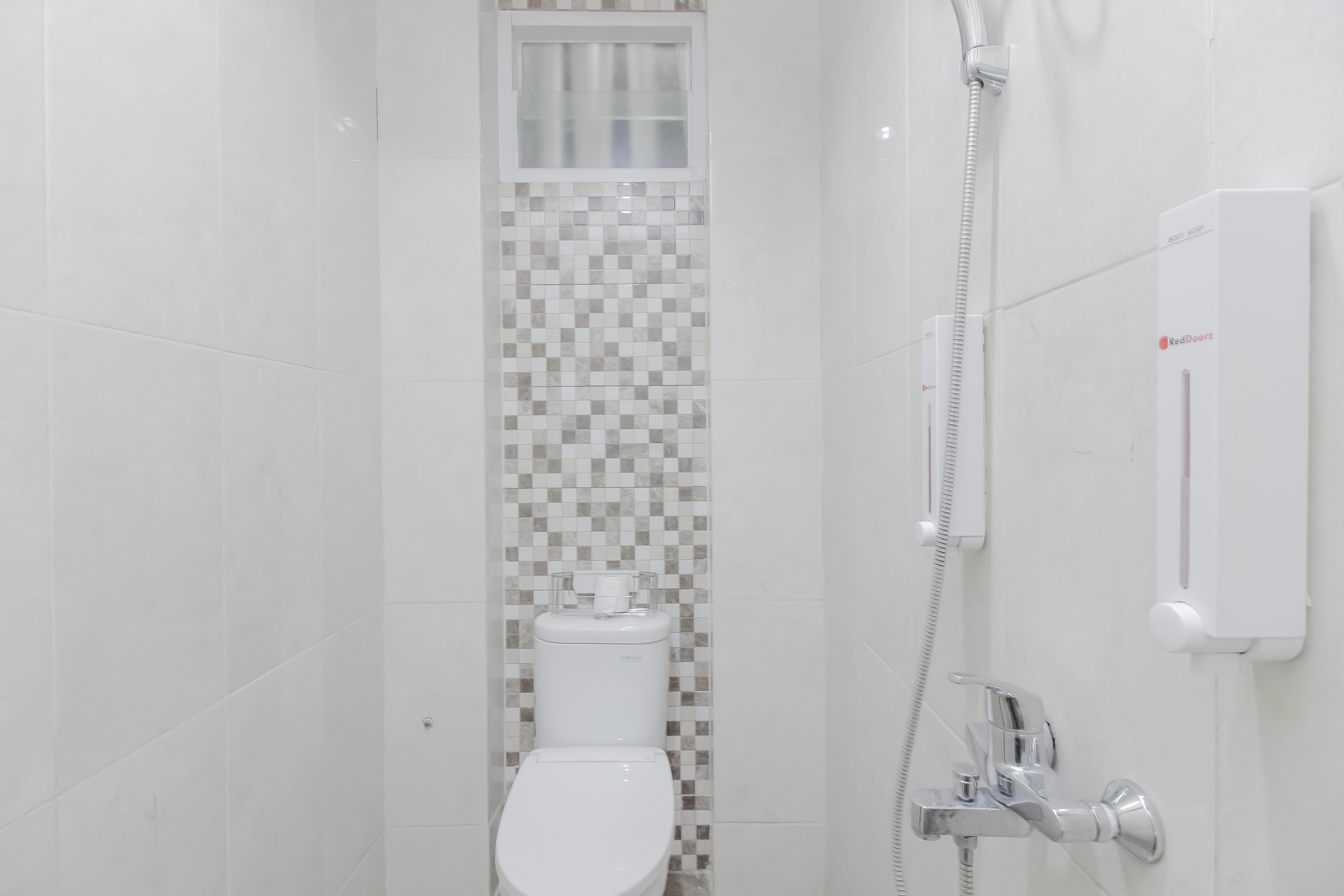 Reddoorz Plus @ Thamrin Yakarta Exterior foto
