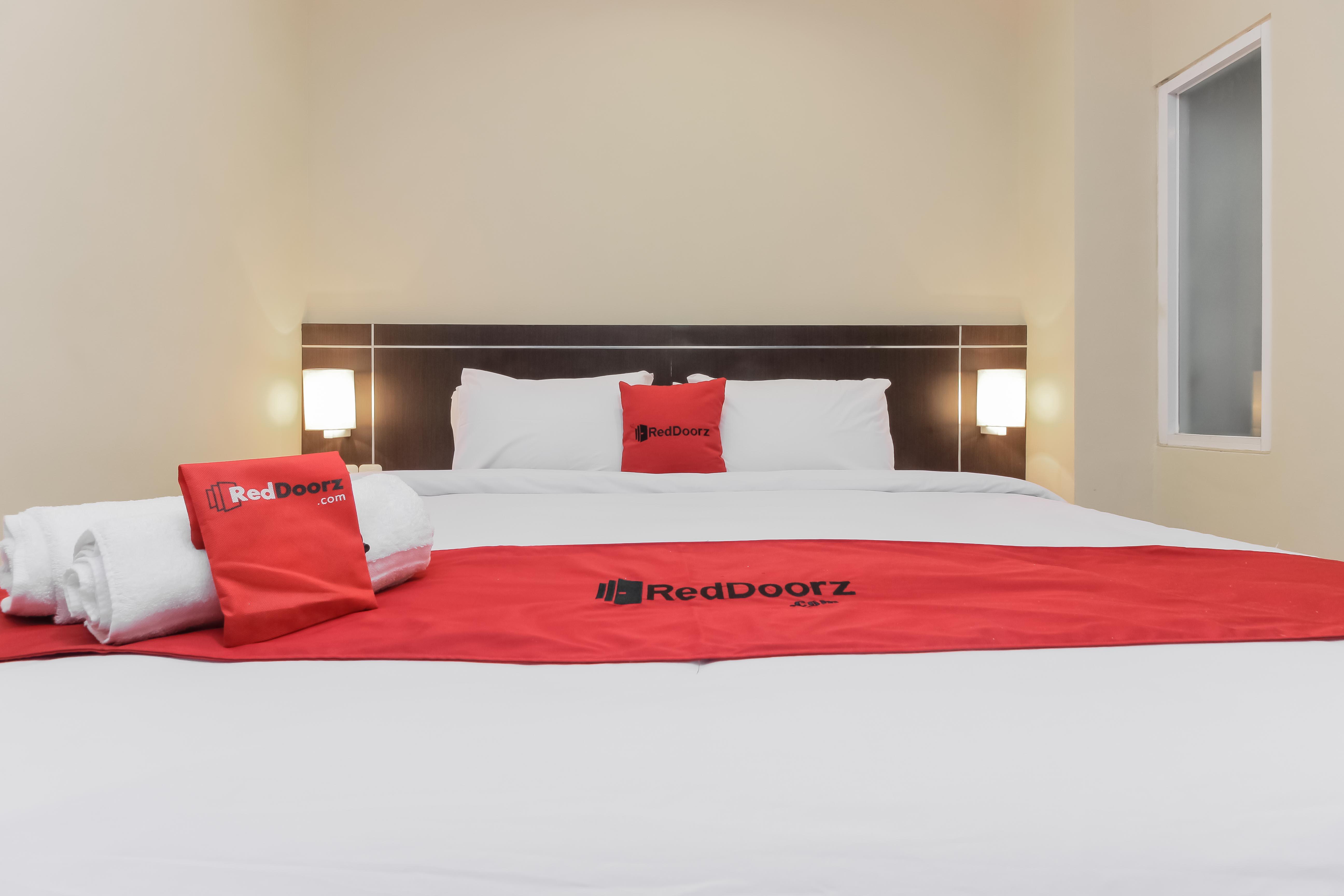 Reddoorz Plus @ Thamrin Yakarta Exterior foto