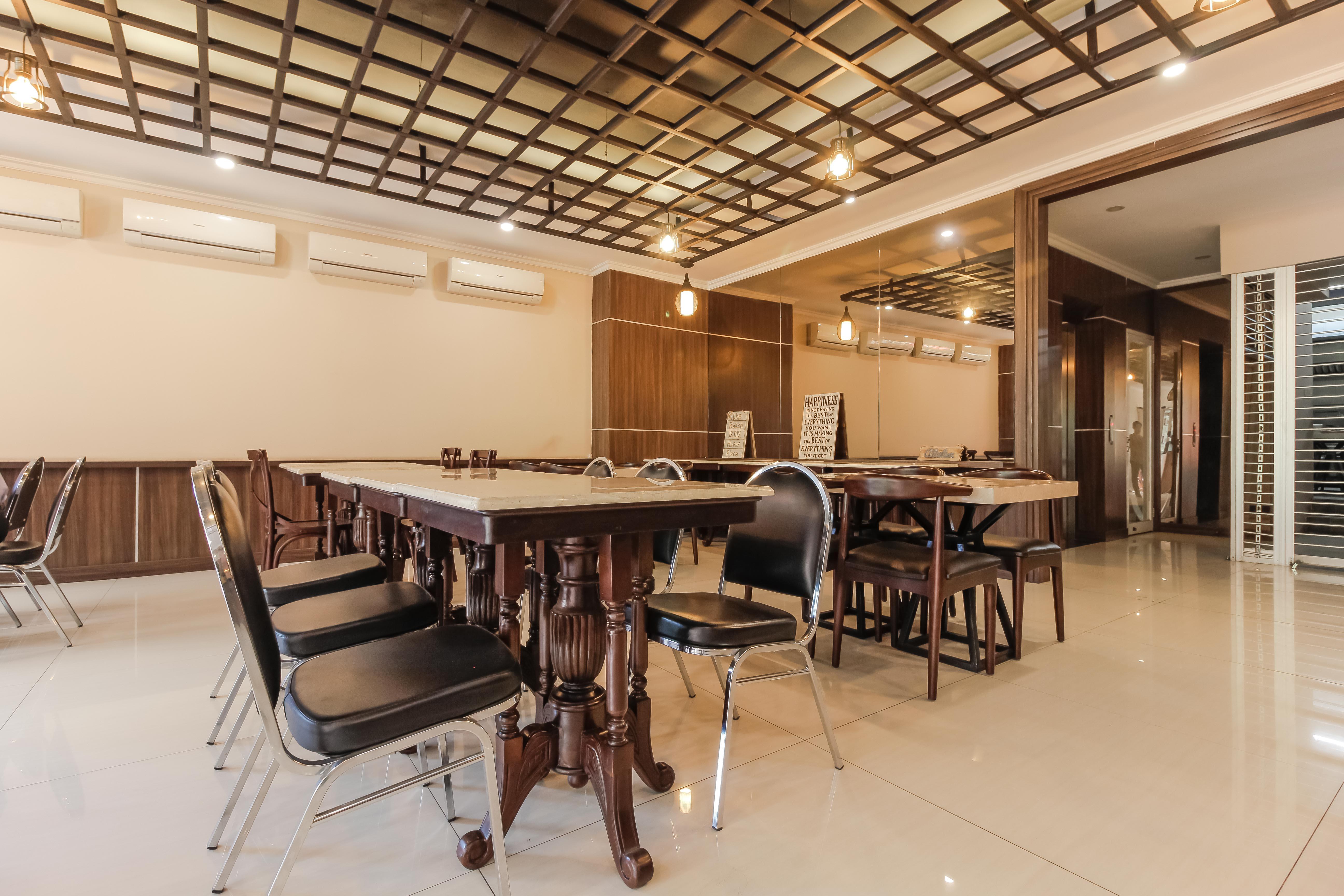 Reddoorz Plus @ Thamrin Yakarta Exterior foto