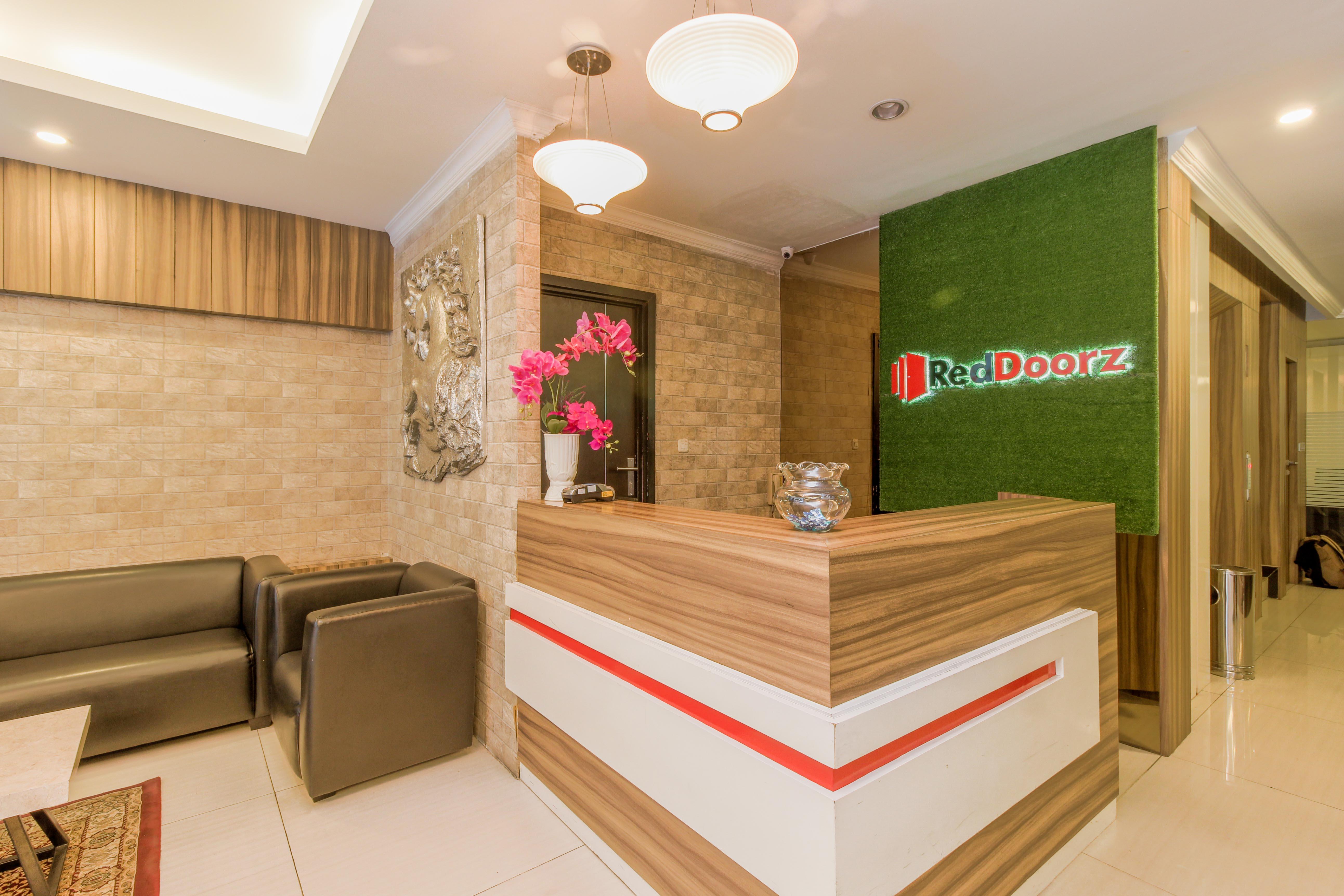 Reddoorz Plus @ Thamrin Yakarta Exterior foto