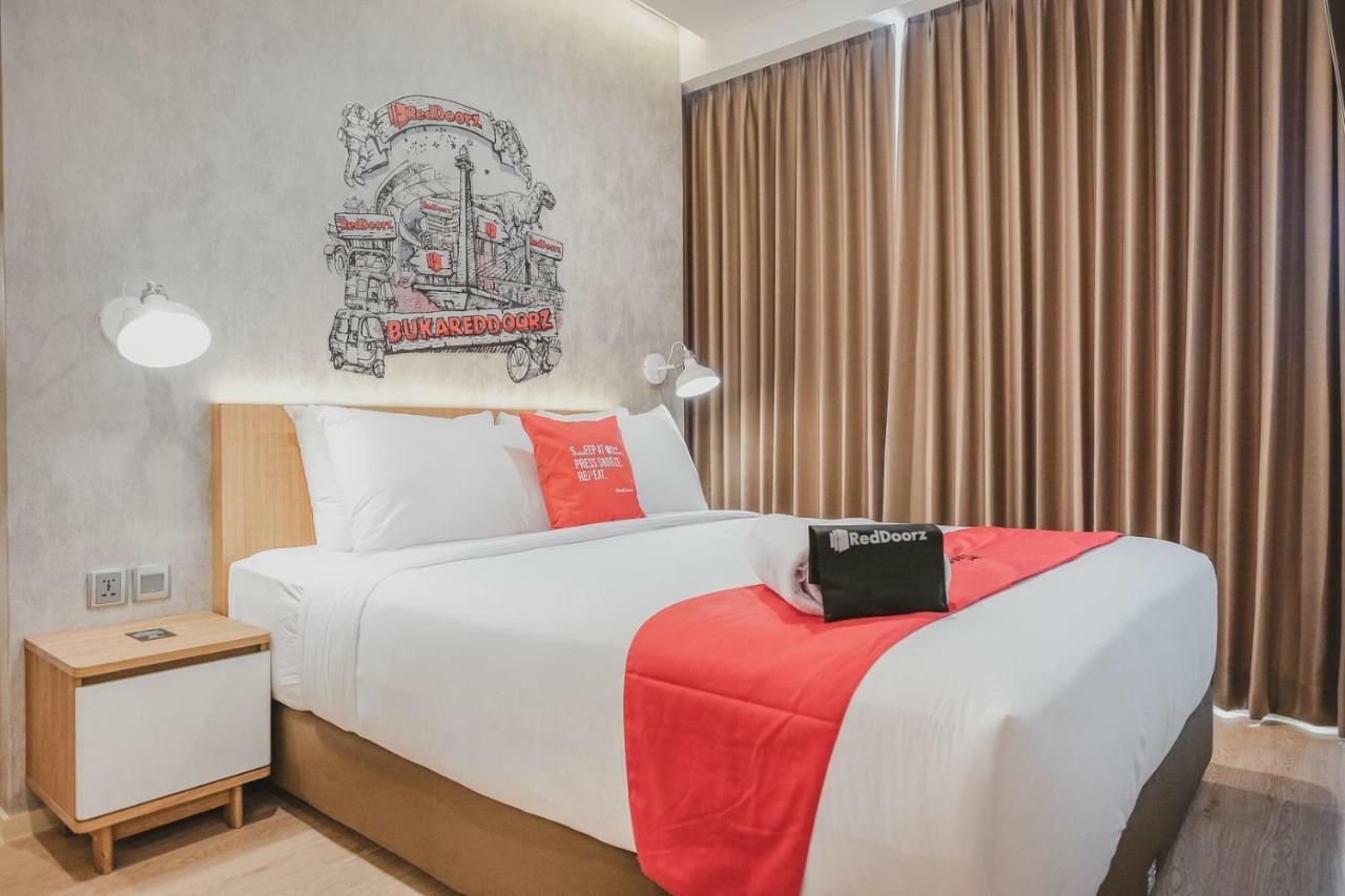 Reddoorz Plus @ Thamrin Yakarta Exterior foto