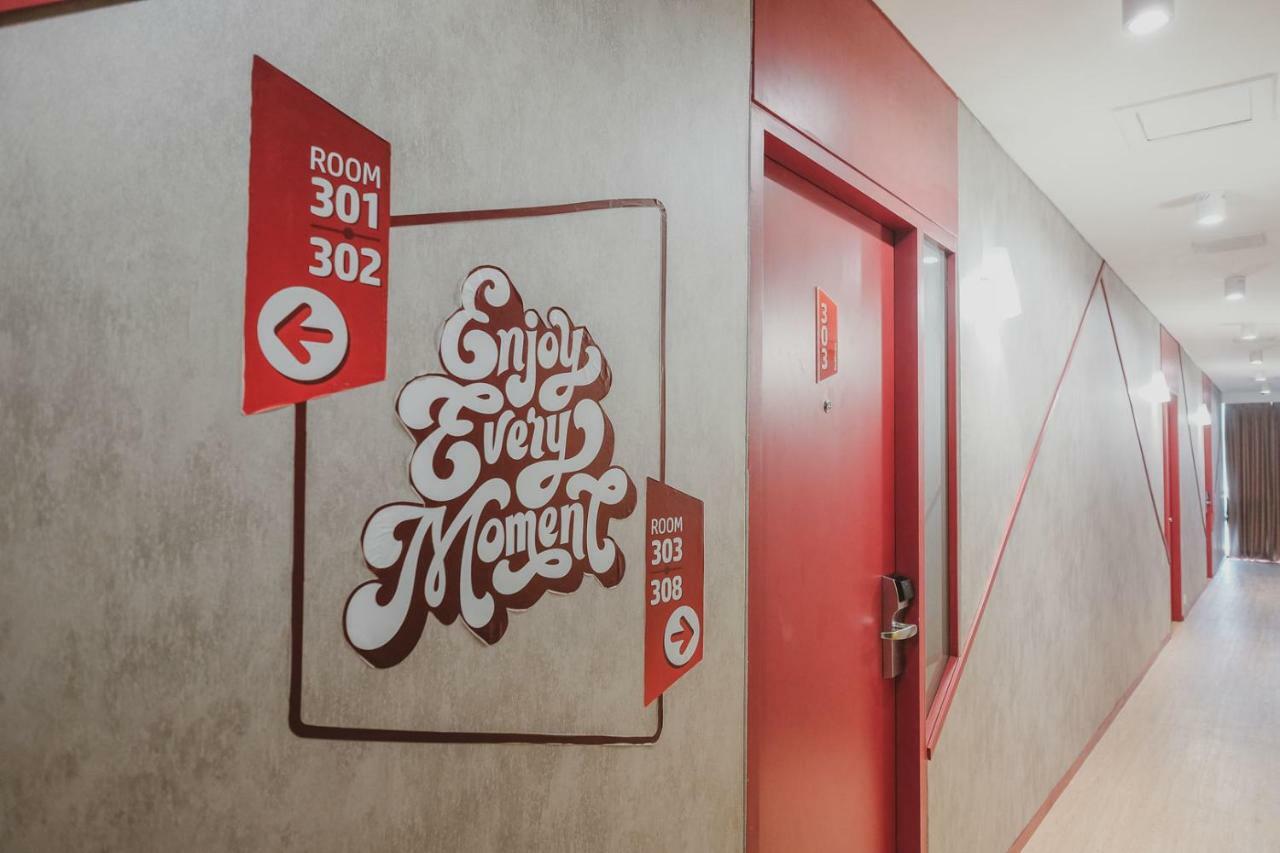 Reddoorz Plus @ Thamrin Yakarta Exterior foto