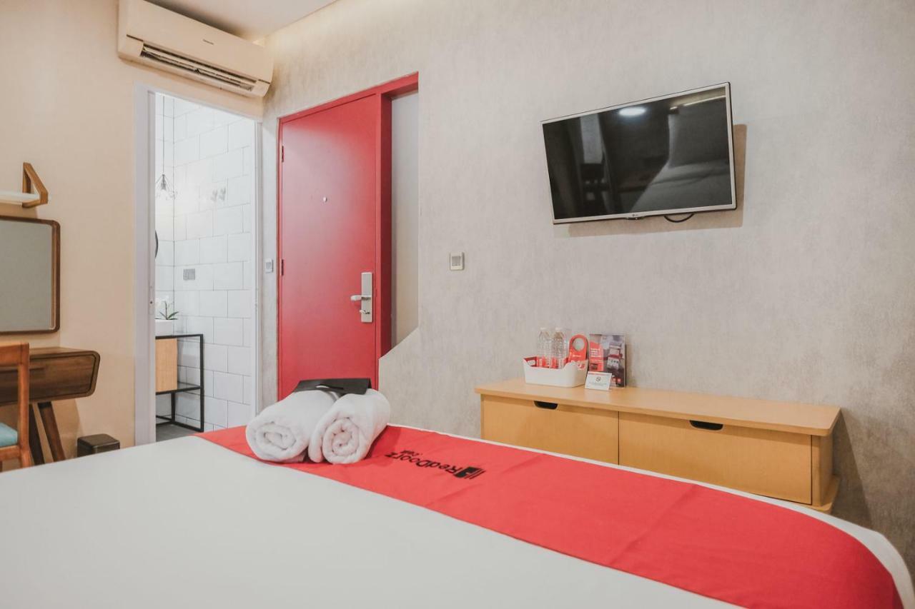 Reddoorz Plus @ Thamrin Yakarta Exterior foto