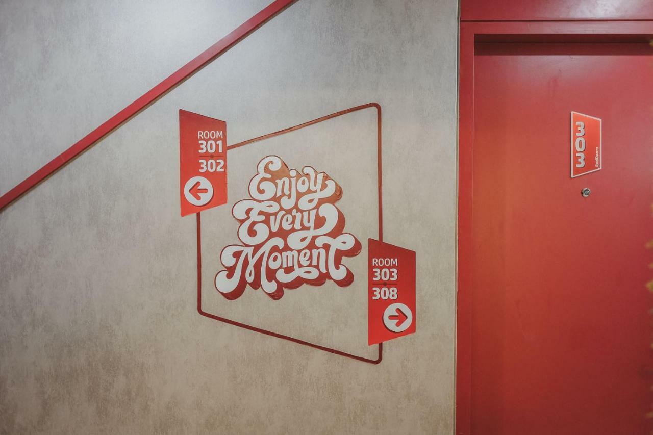 Reddoorz Plus @ Thamrin Yakarta Exterior foto