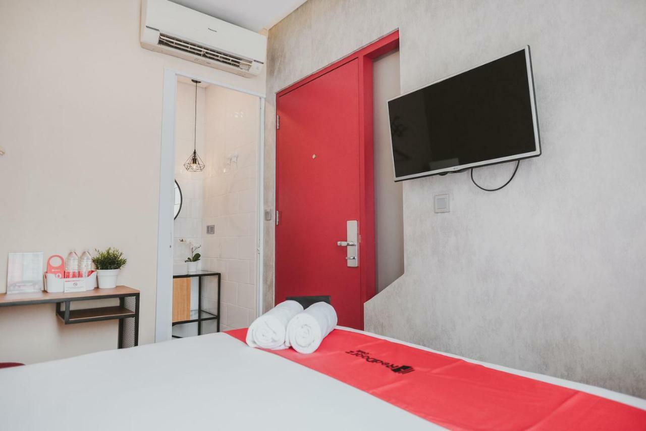 Reddoorz Plus @ Thamrin Yakarta Exterior foto