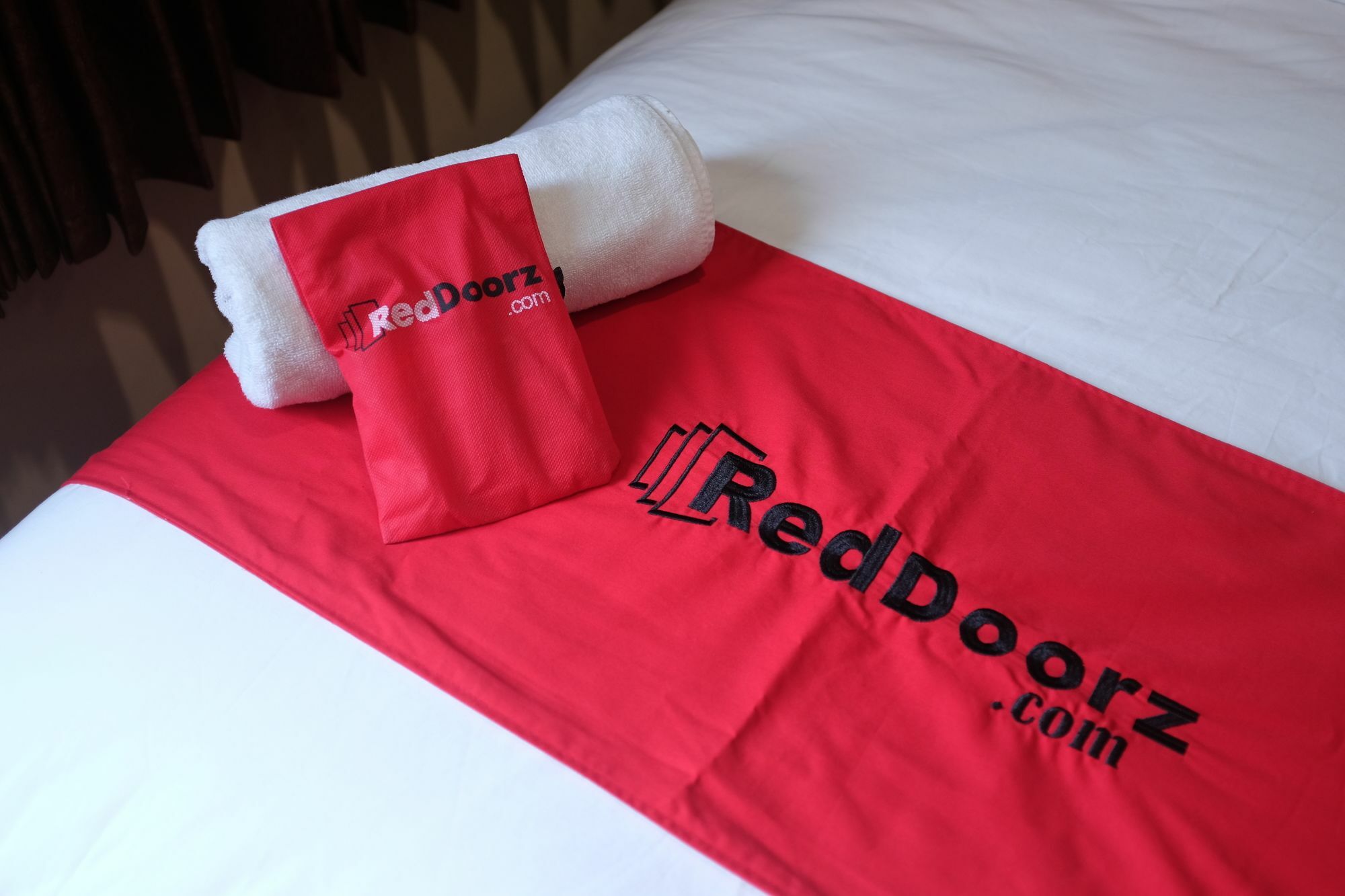 Reddoorz Plus @ Thamrin Yakarta Exterior foto