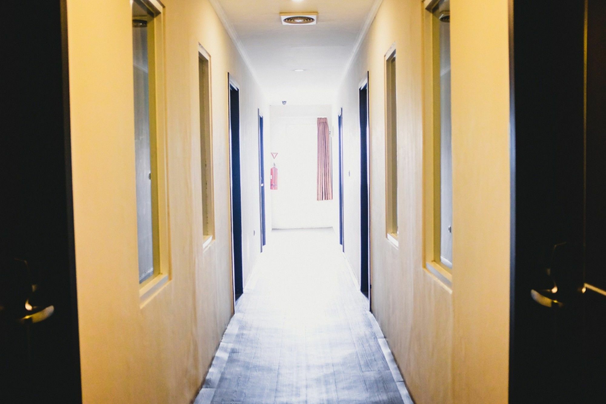 Reddoorz Plus @ Thamrin Yakarta Exterior foto